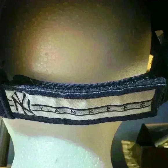 Vintage New York Yankees Strapback Hat Big Side Logo Color Block Fan Favorite - Picture 8 of 12